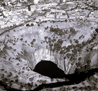 the big hole in Kimberley, South Africa