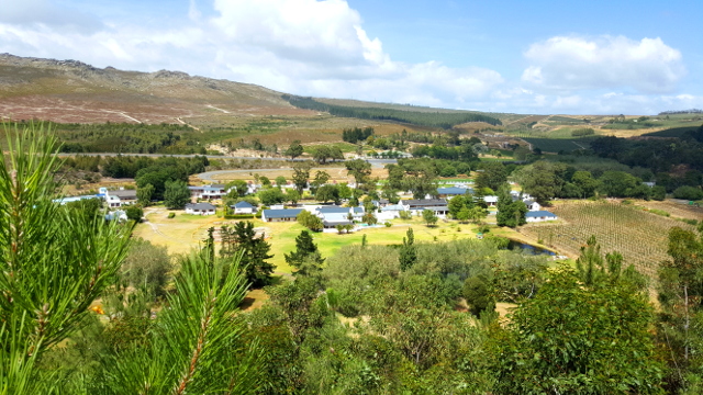 Houw Hoek Inn, taken from hilltop