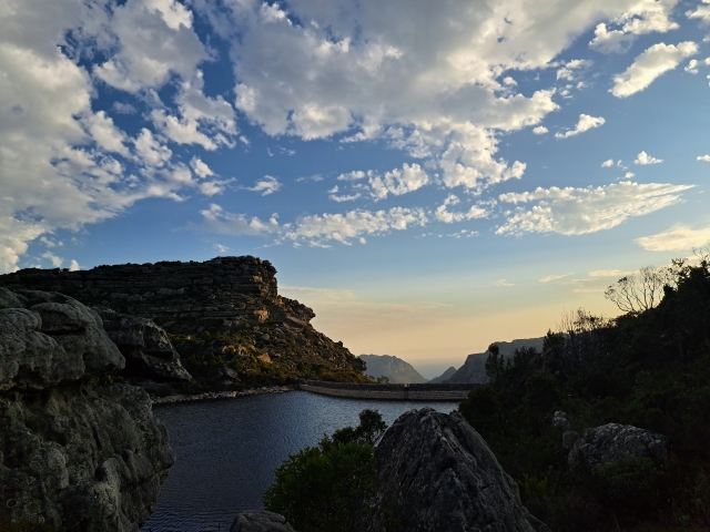 De Villiers dam at dusk, Klassenskop in background
