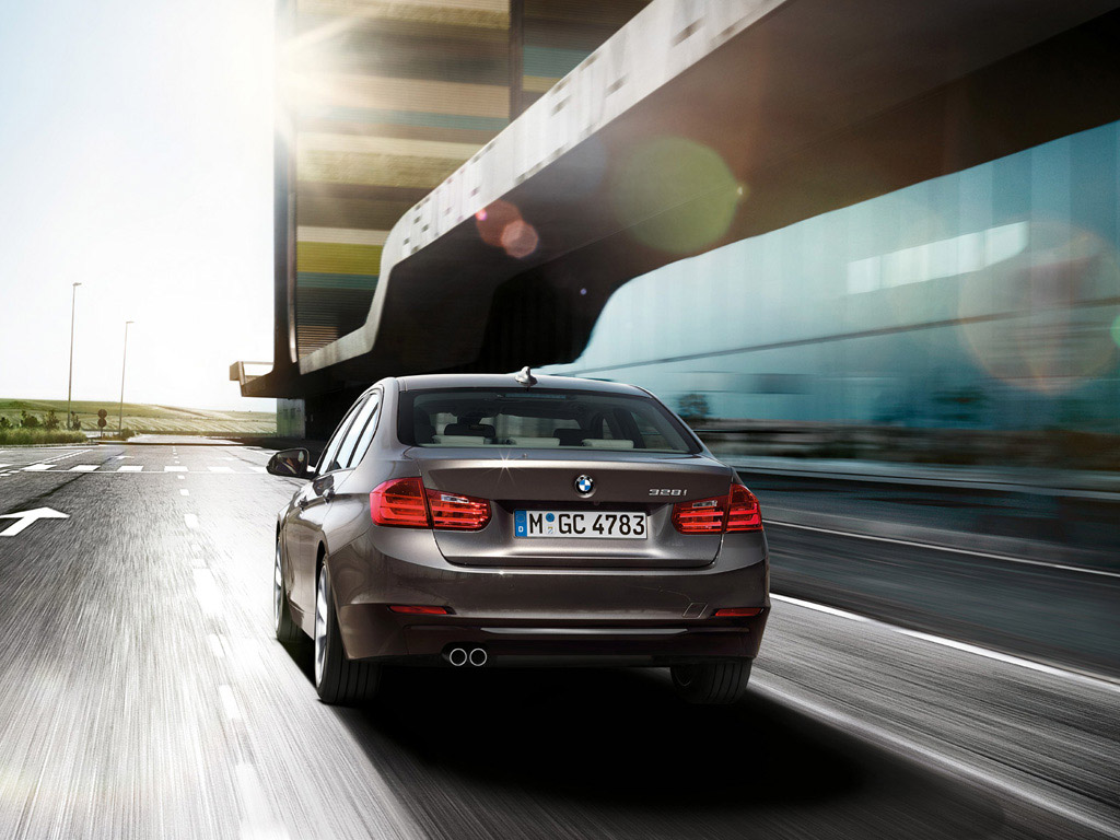 BMW320i