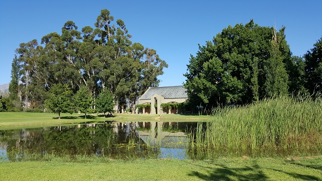 Saronsberg pond & main building