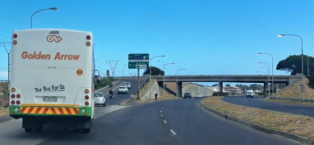 Golden Arrow bus turning off Jan Smuts Avenue onto Viking Way