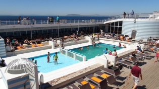 swimming pool on the MSC Sinfonia