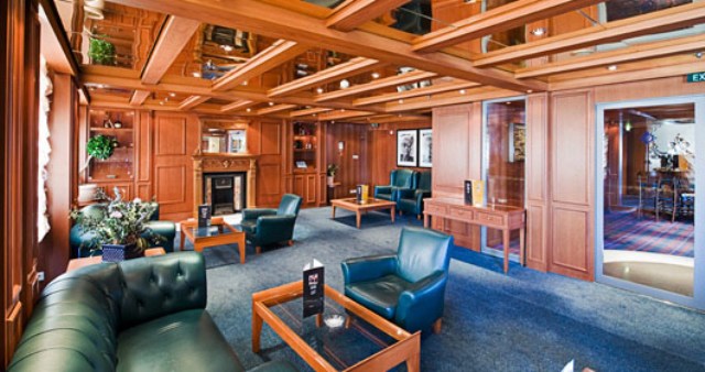MSC Armonia cigar room