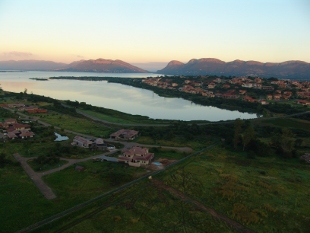 view of the Hartbeespoort from our balloon