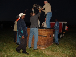 setting the basket of the hot air balloon up